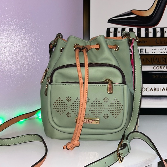 Bucket Bag - Picture 2 of 6